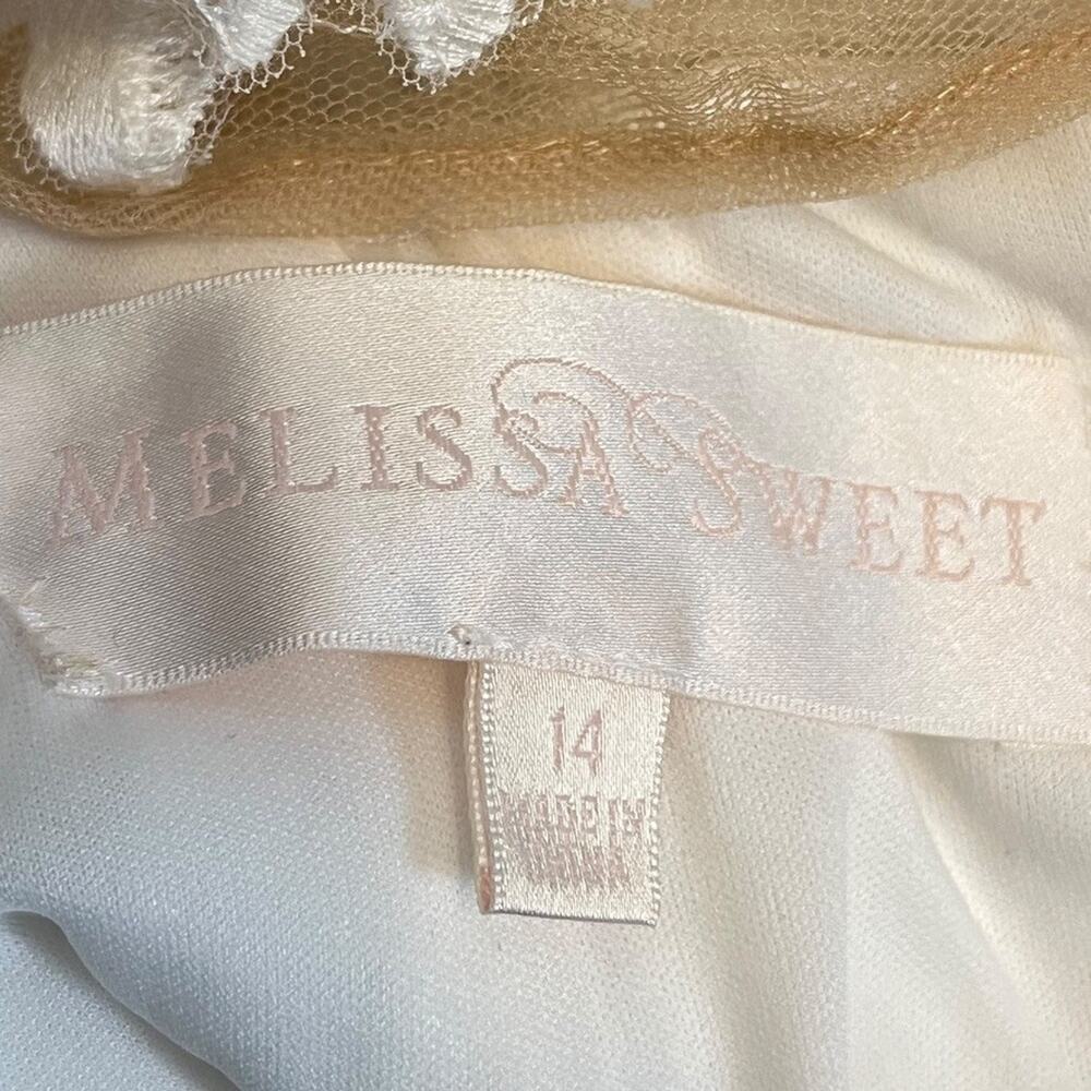 Melissa Sweet Ivory Lace V-Neck Trumpet Wedding Gown - Picture 15 of 16